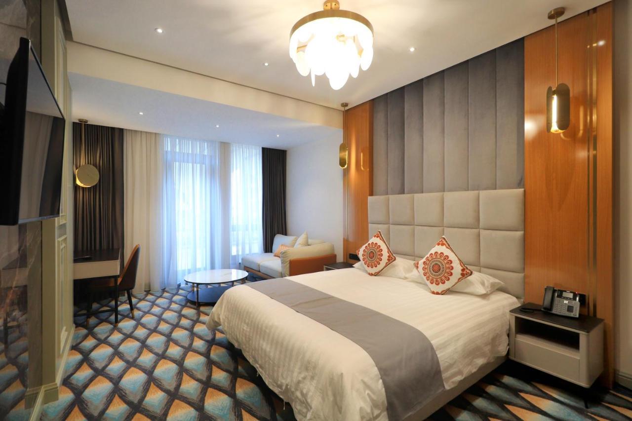 The Rumi Hotel & Residences Душанбе Экстерьер фото